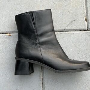 Naturalizer | Black Soft Genuine Leather Ankle Boots with square toe | Size 8